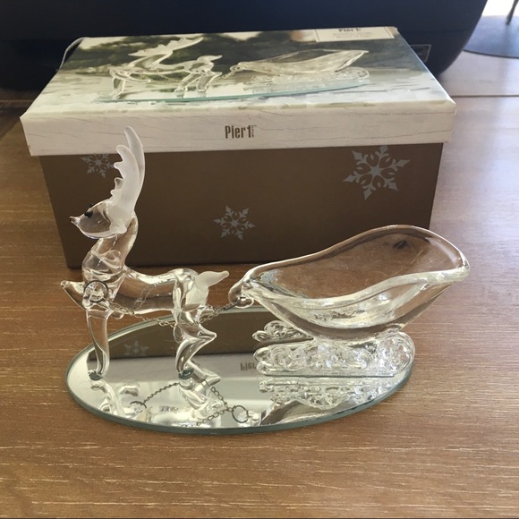 HOLIDAY REINDEER DECORATION - Picture 3 of 8